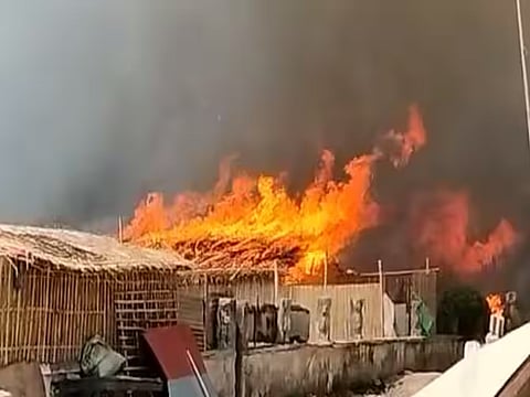 Patna Fire: पटना के शास्त्रीनगर इलाके में झोपड़पट्टी में लगी आग, गैस सिलेंडर से हुआ धमाका