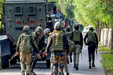 2 Terrorists Killed in Fresh Encounter With Security Forces in Kashmir's Baramulla; Hunt On For Others