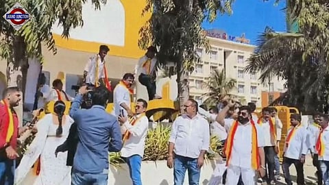 Kannada signage protesters turn to vandalism in Bengaluru, several detained