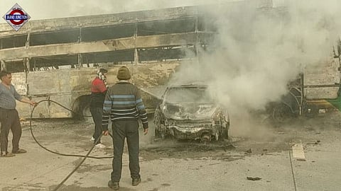 5 people burnt alive after car rams bus on Yamuna Expressway in UP
