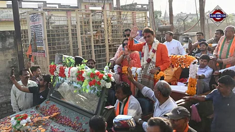 Businessman raises hands for Shri Ram chant at Arun Govil rally, loses Rs 36,000