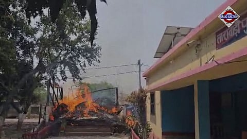 Bihar man, his minor 'wife' die in custody, mob sets police station ablaze