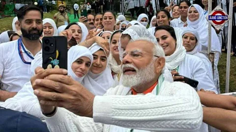 World leaders discuss benefits of yoga with me: PM Modi at Srinagar event