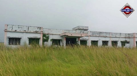 Bihar hospital, awaiting inauguration for 10 years, becomes haven for thieves