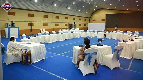 The TMC shared a photo saying that Mamata Banerjee waited 1.5 hours to meet agitating doctors.