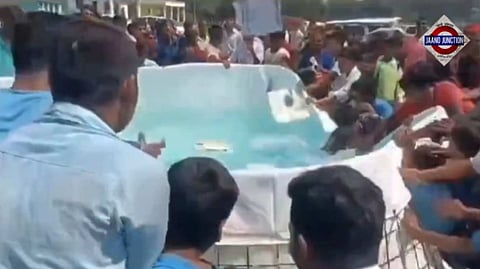 Fish looted at exhibition attended by Nitish Kumar in Bihar's Saharsa