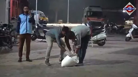 Opposition slams VIP welcome to minister amid Jhansi hospital tragedy