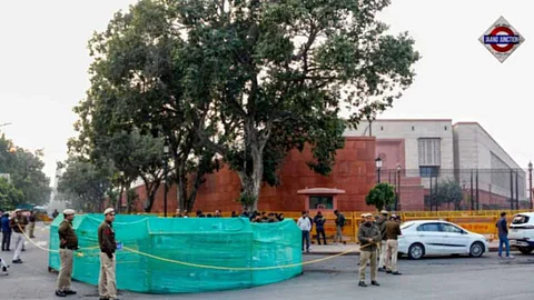 Man sets himself afire near Parliament, half-burnt 2-page note found