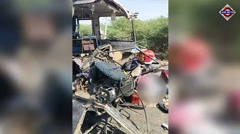 7 killed in bus-truck collision in Gujarat's Kachchh, more casualties suspected