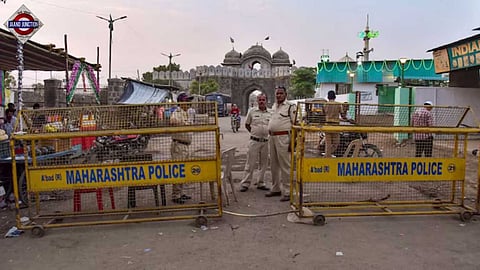 Shiv Sena minister backs Hindu outfits' move to raze tomb like Babri Masjid.