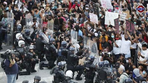 700 US Marines land in LA as California sues Trump over guard deployment