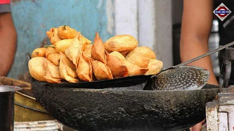 Health Ministry Orders Junk Food Warnings in Nagpur, Treating Snacks Like Tobacco
