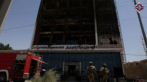 Tragic Fire at Iraqi Mall Claims 50 Lives, Including Children