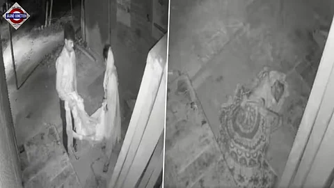 CCTV camera caught two women abandoning the elderly woman at a deserted place.