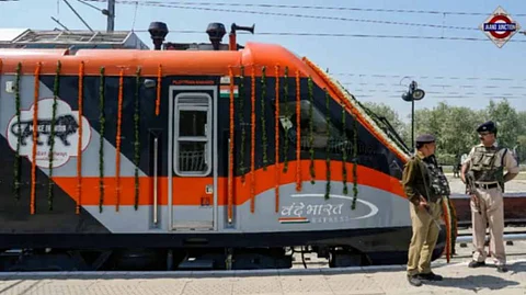 Jamalpur Howrah Vande Bharat: अब सिर्फ 6 घंटे 35 मिनट में तय होगी 441 किलोमीटर की यात्रा