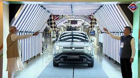 भारत में शुरू हुआ Maruti e-Vitara का प्रोडक्शन, PM मोदी ने किया फ्लैग-ऑफ, 100 से ज्यादा देशों में होगी एक्सपोर्ट