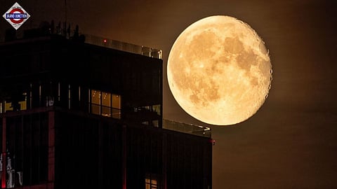 A supermoon occurs when a full Moon comes close to the perigee, the point where the Moon’s elliptical orbit brings it nearest to Earth.