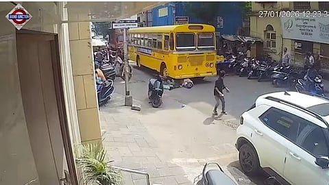 School bus runs over toddler in Mumbai.