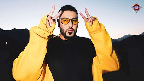 Women panel chief urges public to boycott disrespectful singers