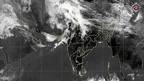 Expect rain: Satellite captures 1000-km-long cloud build-up over India, Pakistan