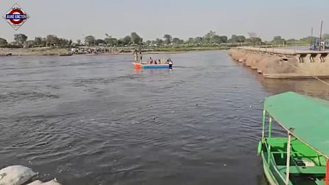 10 dead, 14 rescued as boat capsizes in Yamuna near Mathura; search for missing on