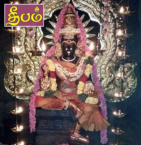 நவரத்தினங்களாக அருள்பாலித்த லலிதாம்பிகை!