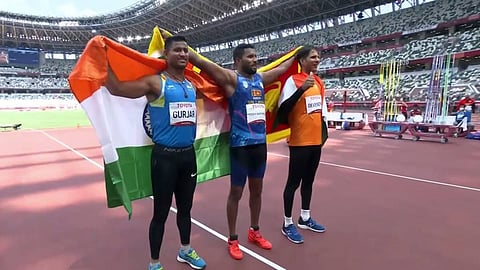 தடைகளைத் தாண்டி…. இலக்கை நோக்கி….