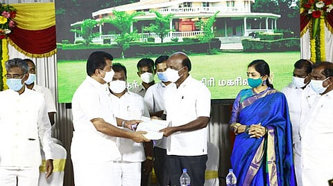 தர்மம் தலைகாக்கும்.. யோகா உயிர்காக்கும் !