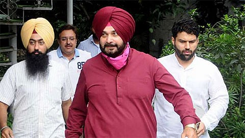 பஞ்சாபில் அரசியல் குழப்பம்: இன்று அவசர அமைச்சரவைக் கூட்டம்!