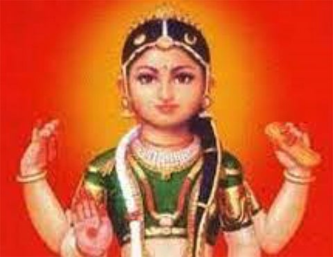 நவராத்திரியில் அம்பிகை அலங்காரம்!