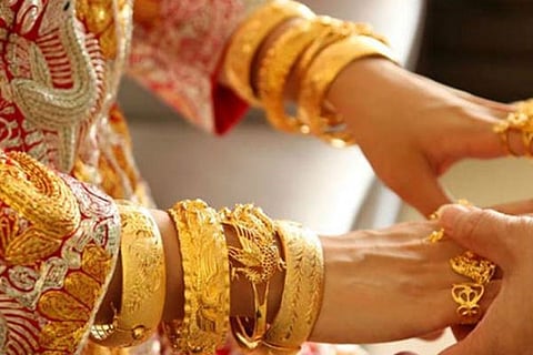 ரூ.100 க்கு ஆன்லைனில் தங்கநகை சேமிப்பு திட்டம்: பிரபல நகைக்கடைகள் புதுமை!