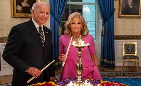 அமெரிக்காவில் தீபாவளி: அதிபர் ஜோ பைடன் குத்து விளக்கேற்றி கொண்டாட்டம்!