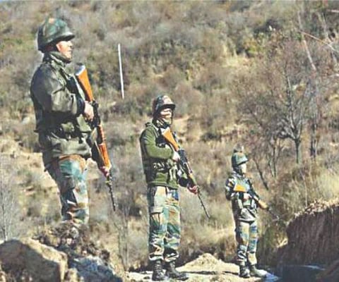 நாட்டு எல்லையை விரிவாக்க சீனா புதிய சட்டம்: இந்திய எல்லையில் பரபரப்பு!