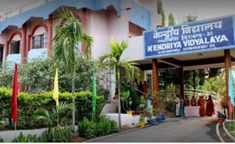 கேந்திரிய வித்யாலாயாவில் தமிழ் பயிற்று மொழி: மதுரைகிளை உயர்நீதிமன்றம் மனு தள்ளுபடி!