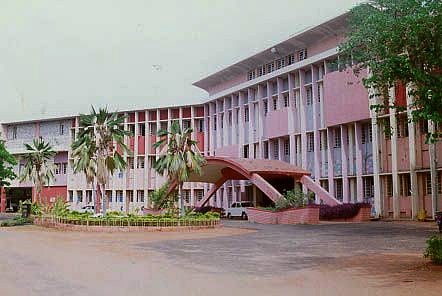 வறுமையின் நிறம் சிவப்பு படம் கமல் போல இருந்தேன்