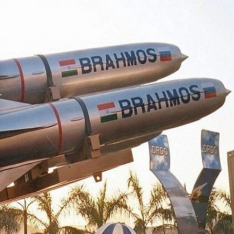 ஒலியை விட வேகமாக பறக்கும் பிரமோஸ் ஏவுகணை: இந்தியாவின் பரிசோதனை வெற்றி!