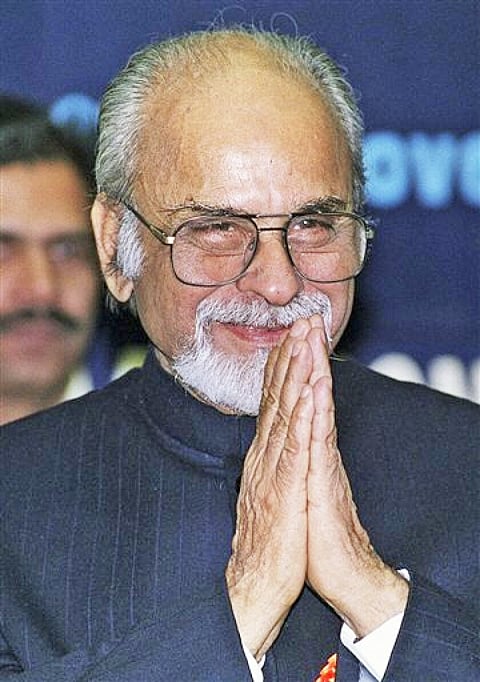 குஜ்ராலின் குறுந்தாடி