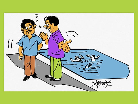 கொஞ்சம் சிரிங்க பாஸ்