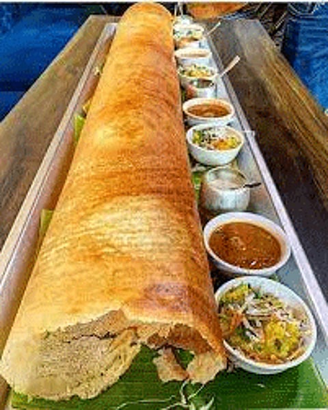 10 அடி நீள தோசை; முழுதாய் சாப்பிட்டால் 71 ஆயிரம் ரூ பரிசு: டெல்லி உணவகம் அறிவிப்பு!