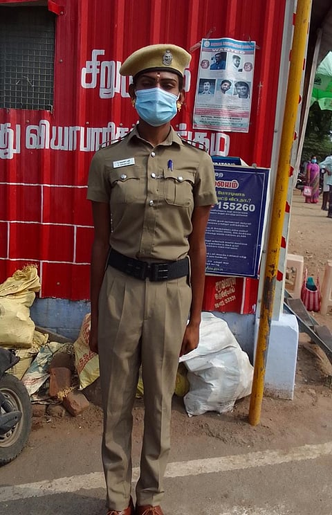 ஊர் காவல் படையில் இணைந்த திருநங்கைகள்!