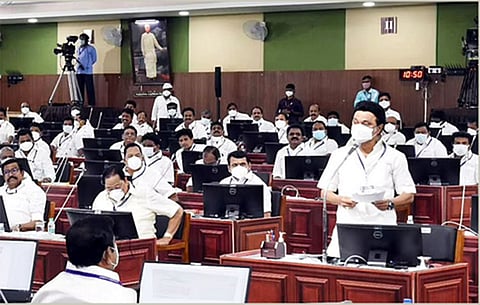 இலங்கைக்கு உதவ அனுமதி தேவை: மத்திய அரசுக்கு தமிழக சட்டப்பேரவையில் தீர்மானம்!