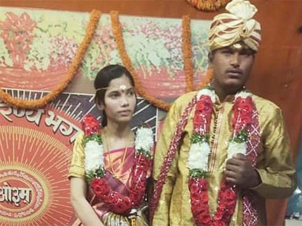 என் காதல் கணவரை என் கண் முன்பே கொன்று விட்டார்கள்: இளம் பெண் கதறல்!