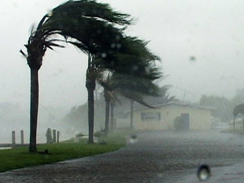 14 மாவட்டங்களில் சூறாவளி காற்றுடன் கனமழை;  சென்னை வானிலை மையம்!