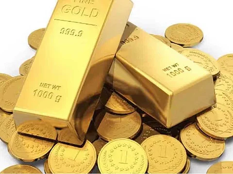 7 கிலோ தங்கம் தாங்க: சென்னை விமான நிலையத்தில் போராட்டம்!