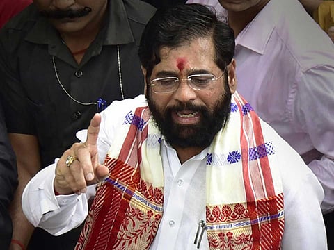 சிவசேனா அதிருப்தி எம்.எல்.ஏ.க்கள் மகிழ்ச்சி நடனம்!