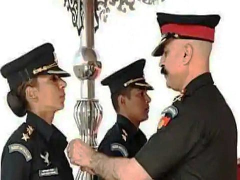 பறக்கும்  பாவைகள்!