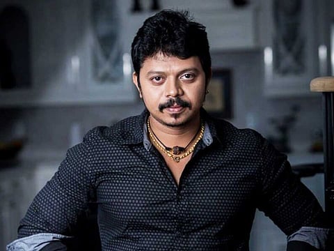 பெட்ரோல் பங்க்கில் உஷார் : நடன இயக்குநர் ஸ்ரீதர் எச்சரிக்கை!