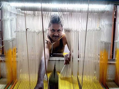 “நெசவும் கவிதையும் என் இரு கண்கள்” –நெசவுக் கவிஞர் சேலம் சீனிவாசன்