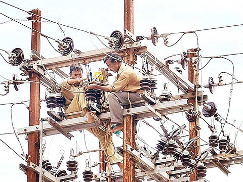 தனியார் மயம் ஆகிறதா மின்சார வாரியத் துறை?