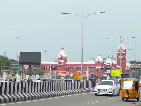 மெட்ராஸ சுத்தி காட்டப் போறேன்…